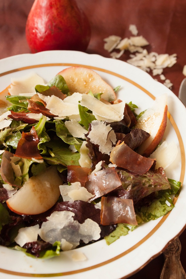 Green Salad with Pear Prosciutto & Parmesan